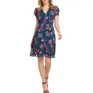 Womens midi length short sleeve black w/ floral detail dress Calvin Klein size 8